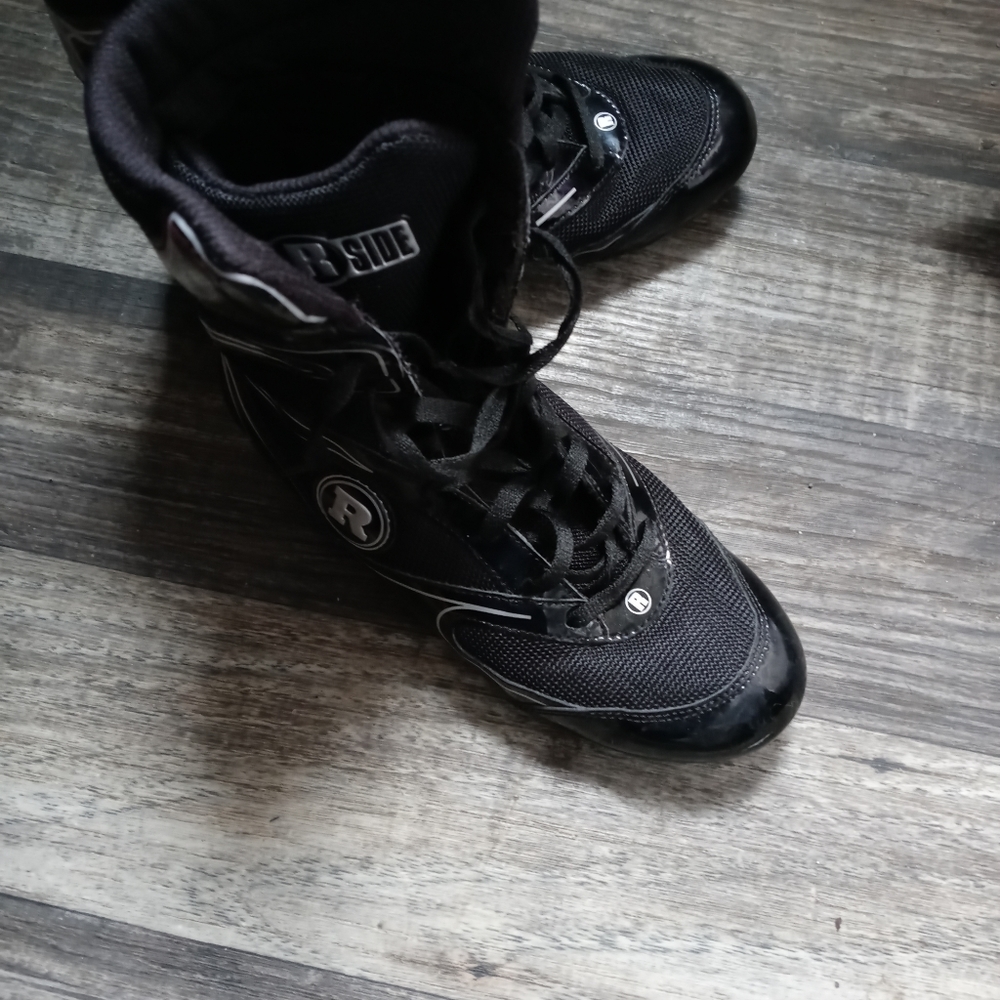 Boots - Picture 3 of 6